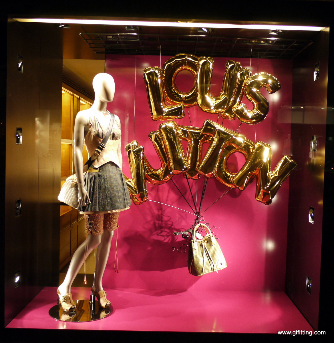Louis Vuitton: London Window Display. May 1st. Week. Sloane Street | G I F I TT I N G